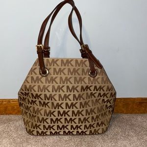 Micheal Kors Purse